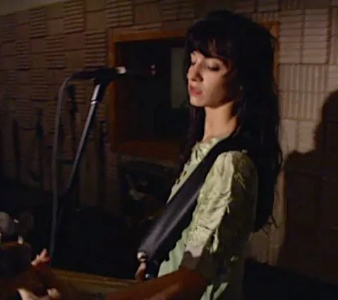 Hole乐队贝斯手：Kristen Pfaff （1994）