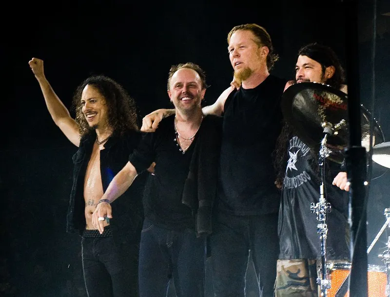 文件：Metallica at The O2 Arena London 2008.jpg