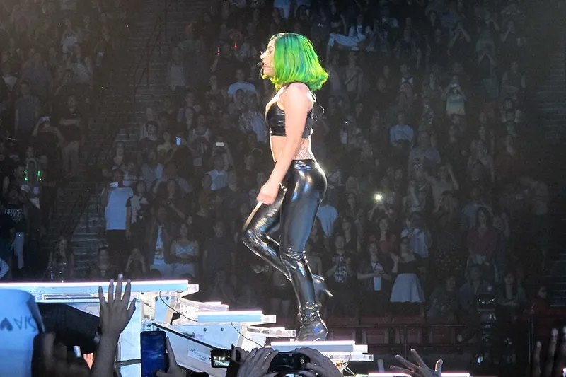 Lady Gaga在ArtRave：圣地亚哥Artpop舞会上的表演