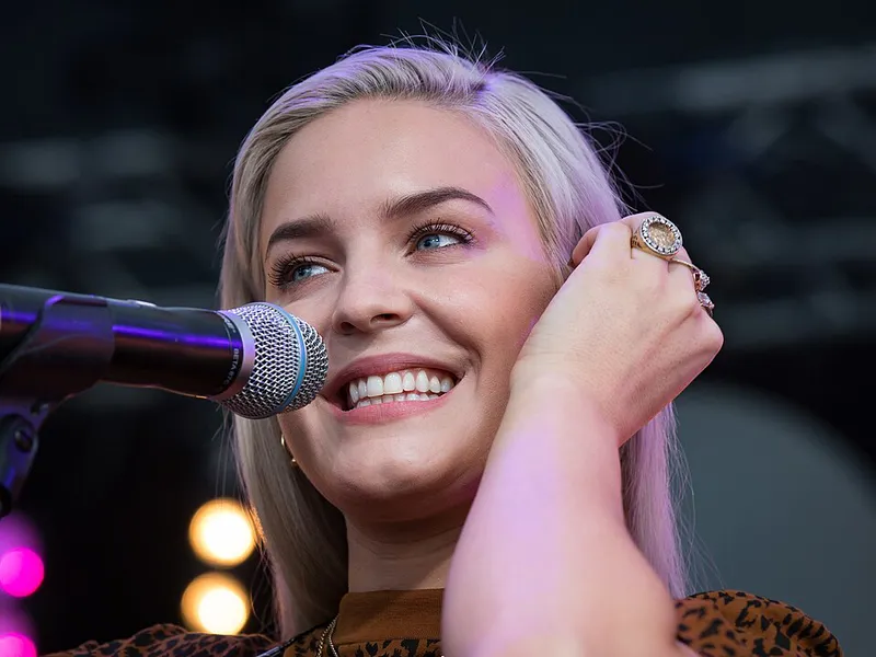 Anne-Marie 2017年在 the SWR3 New Pop Festival