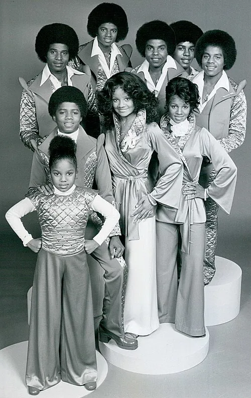 Jackson family （1977），左下角为Janet Jackson
