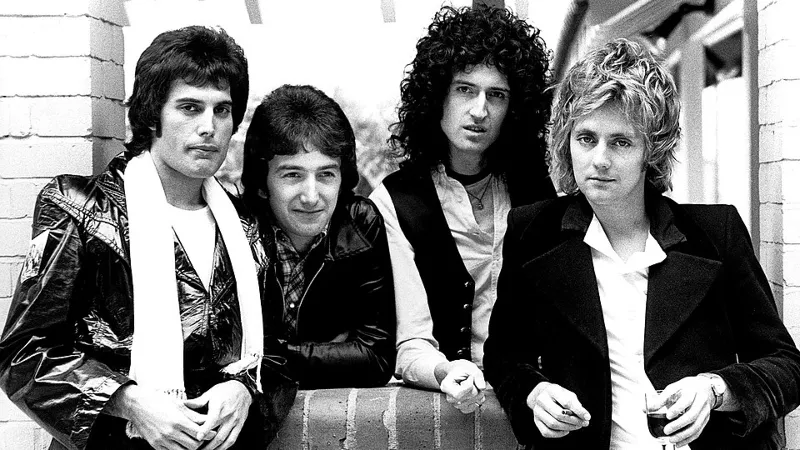Queen News Of The World （1977），从左至右 Freddie Mercury, John Deacon, Brian May, and Roger Taylor
